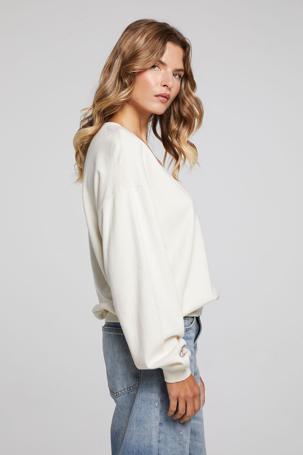 Chaser Embroidery Roses Pullover in Cream