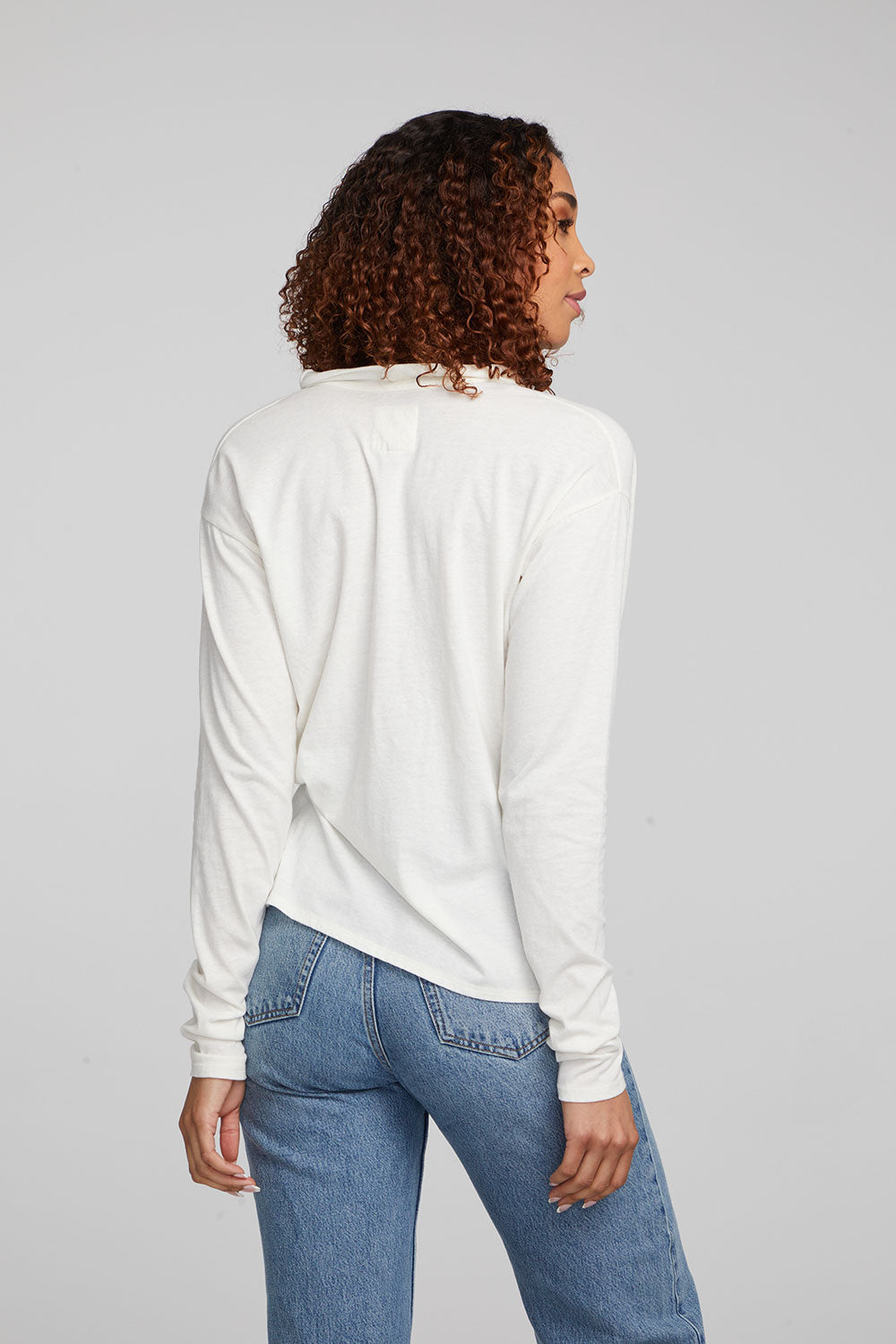 chaser-mela-long-sleeve-white-back