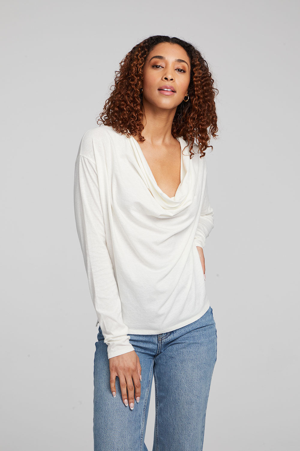 chaser-mela-long-sleeve-white-front-01