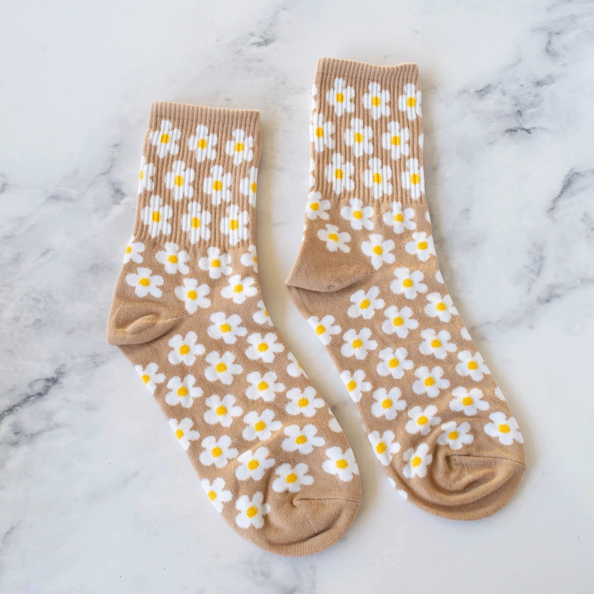 Tiepology Daisy Socks Sand