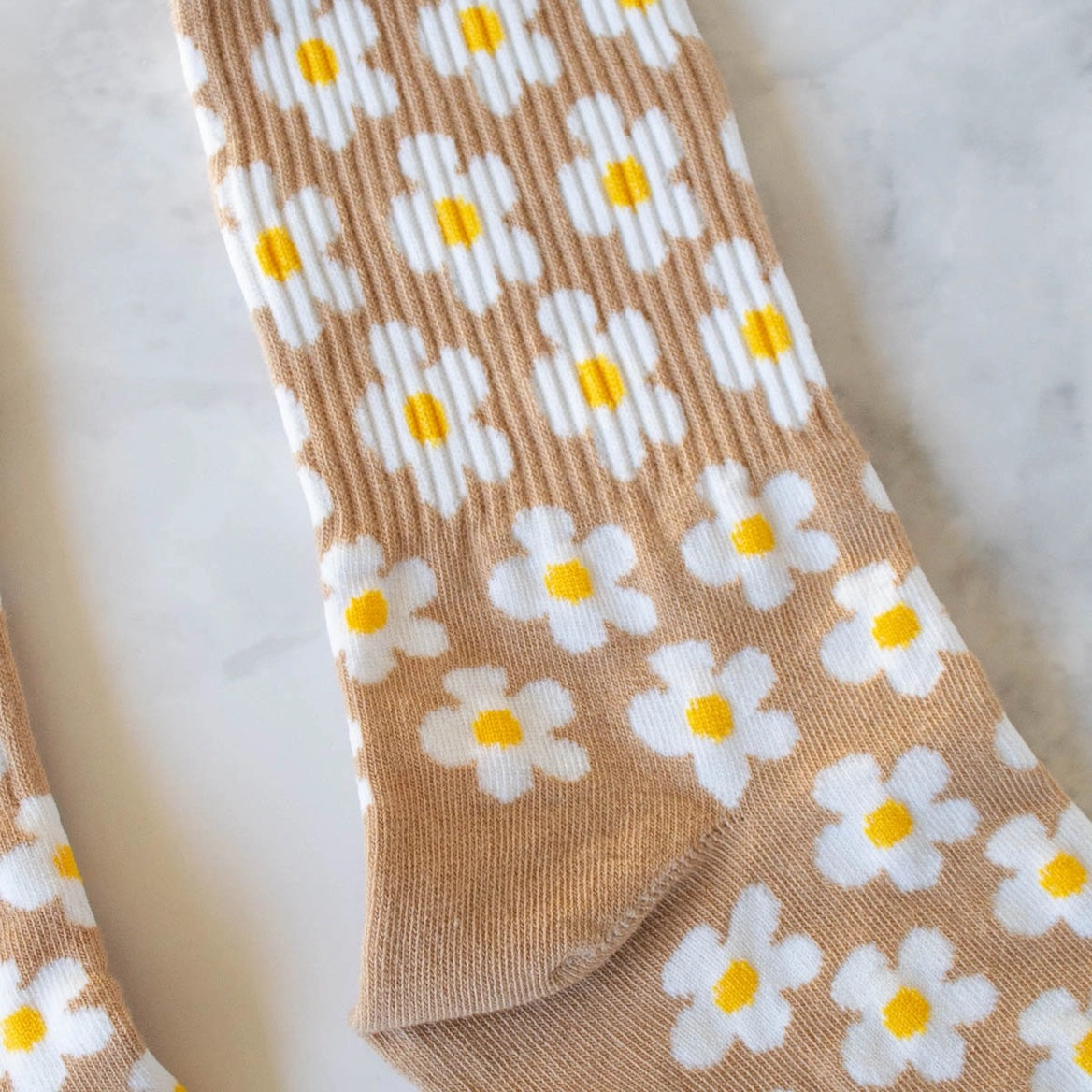 Tiepology Daisy Socks Sand